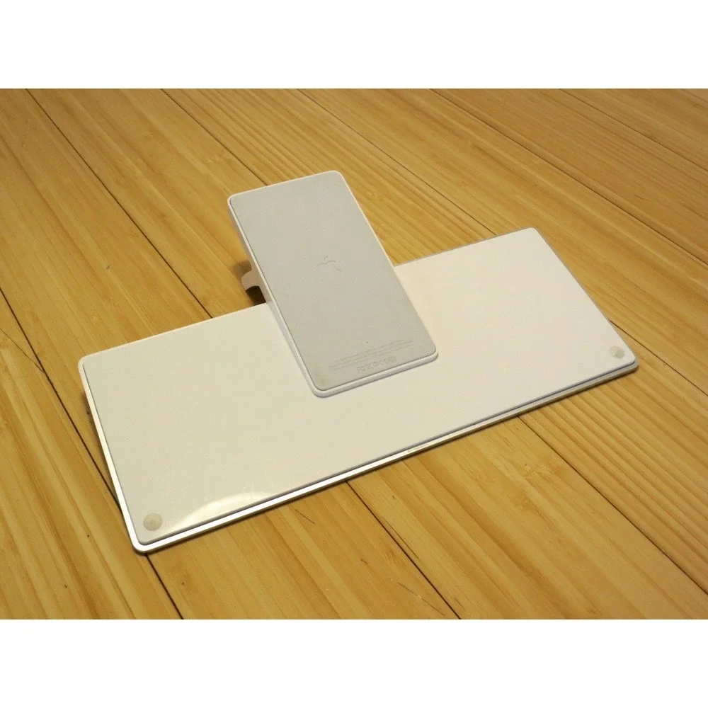 Apple iPad 1/2 Keyboard Dock A1359 30 pin Accessory Lightly Used Docking Station
